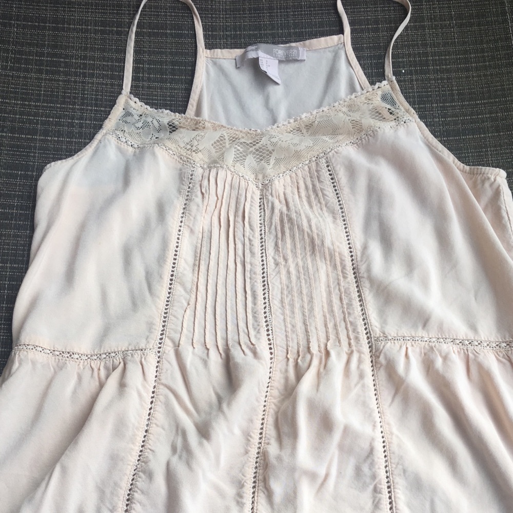 🌸🌸Beautiful top from Forever 21🌸🌸